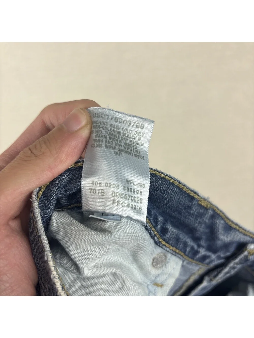 Vintage Levi's 557 Jeans Mens 34x32 Blue Relaxed Boot Denim Y2K Whiskers Faded